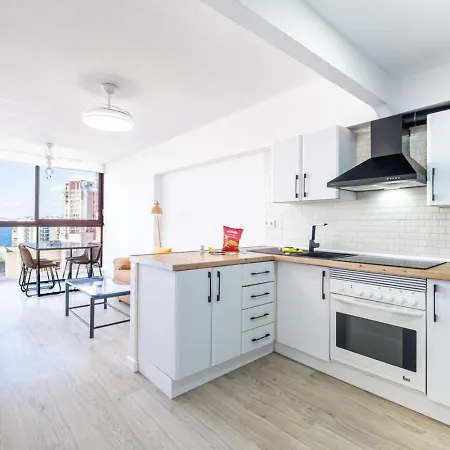 Levante Sky Views - Modern 9th Floor Near Appartement *