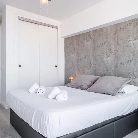 Levante Sky Views - Modern 9th Floor Near 베니돔